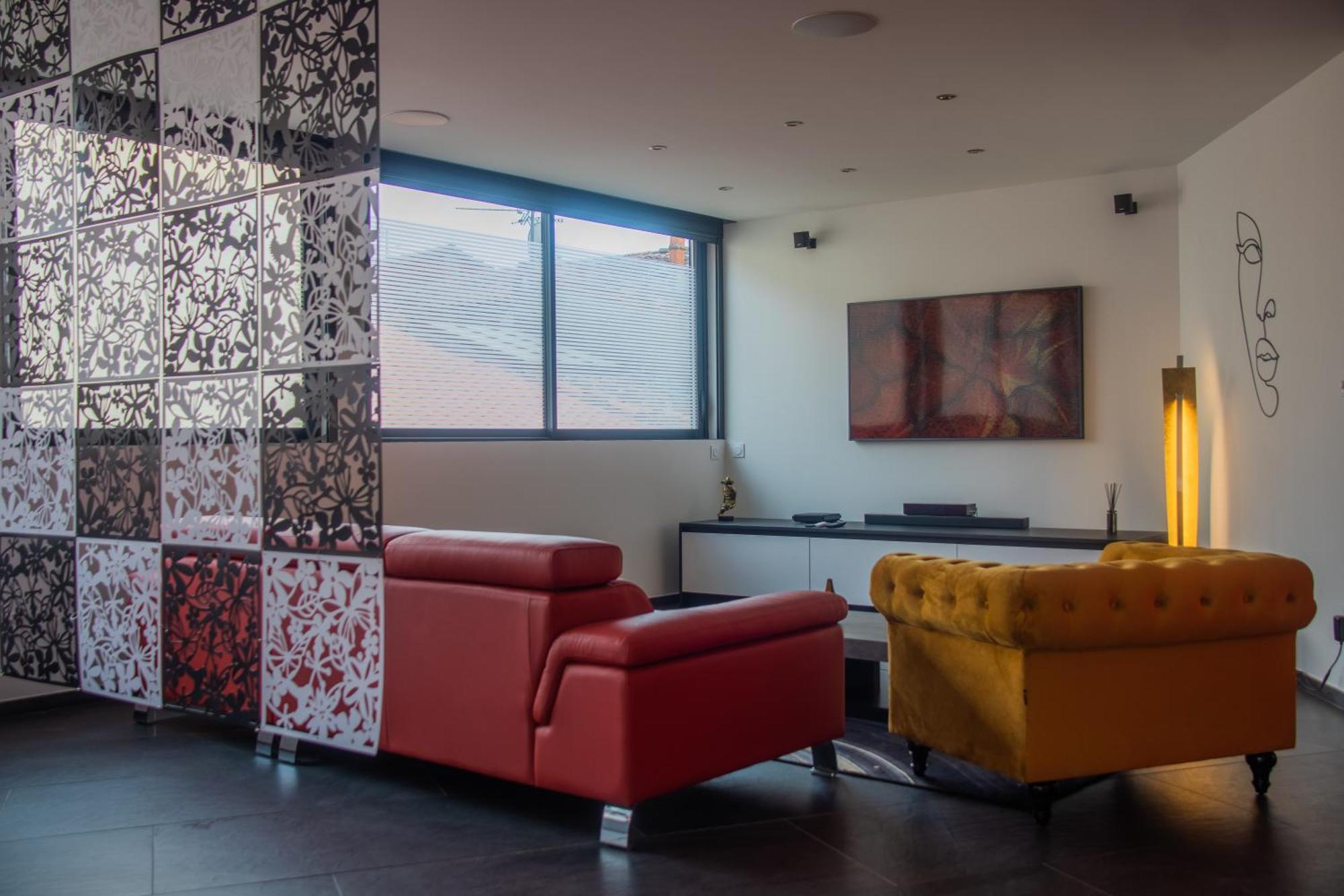 Loft 150 M2 Jacuzzi, Sauna Et Massage บลานญัก ภายนอก รูปภาพ