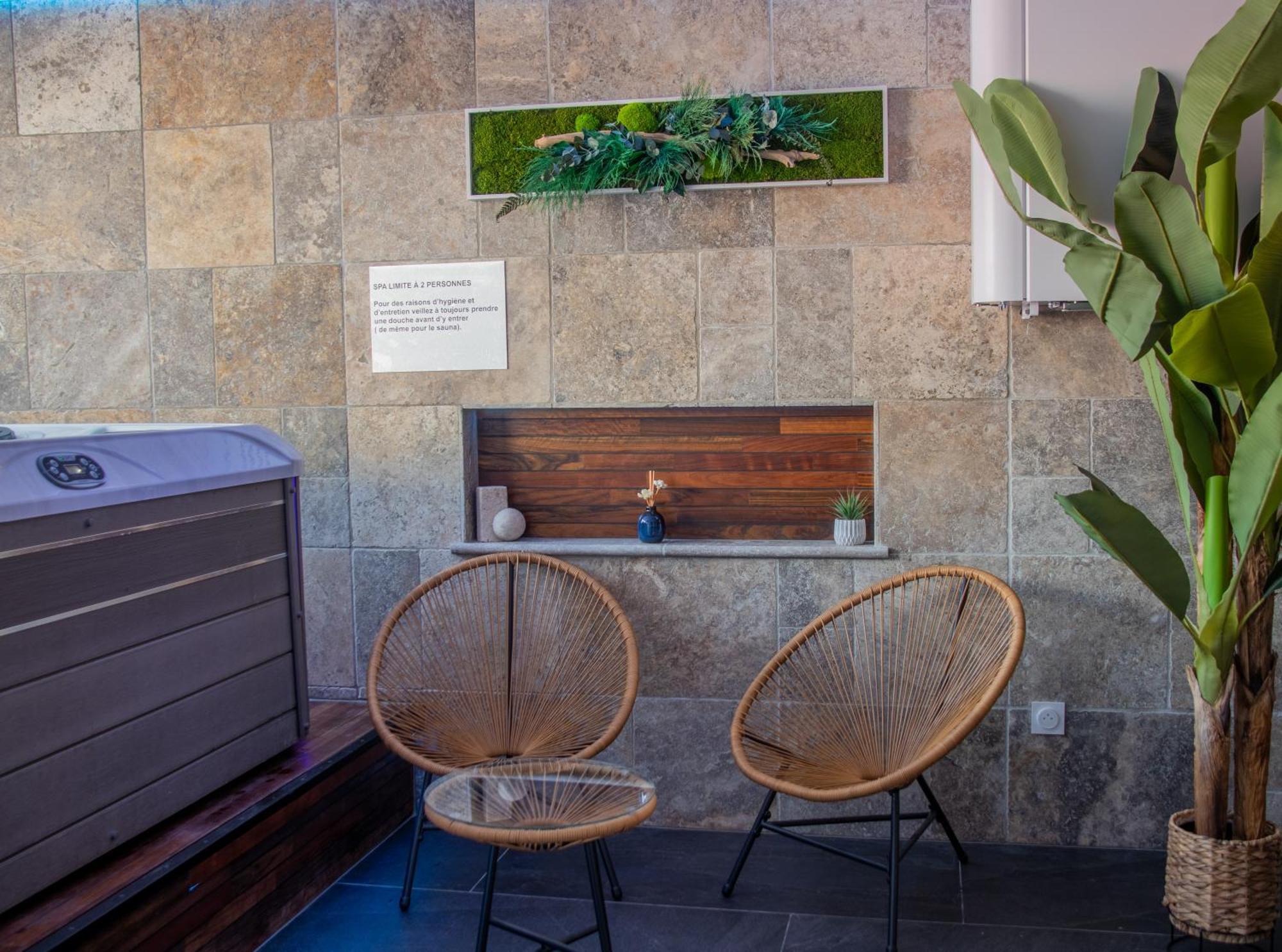 Loft 150 M2 Jacuzzi, Sauna Et Massage บลานญัก ภายนอก รูปภาพ