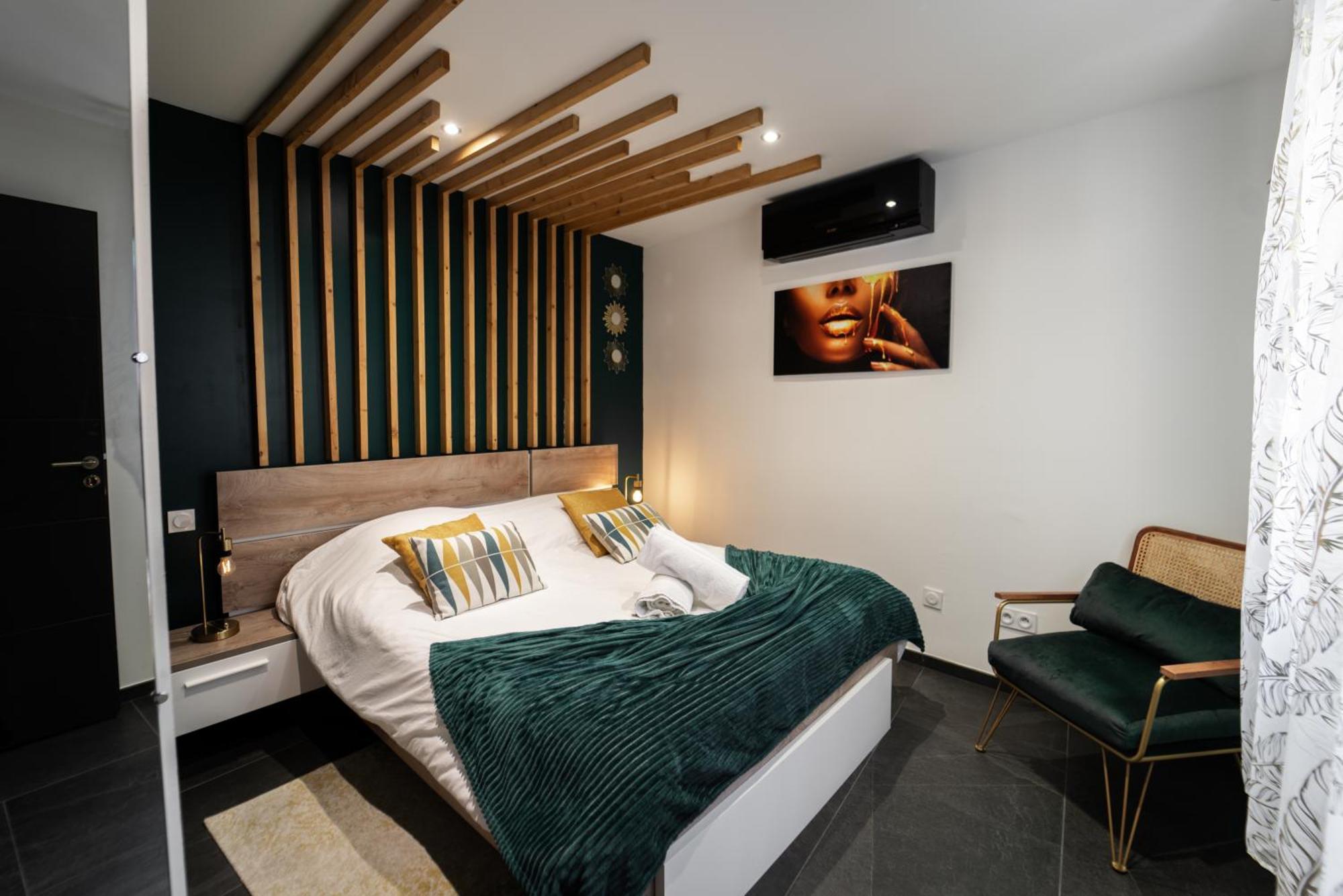 Loft 150 M2 Jacuzzi, Sauna Et Massage บลานญัก ภายนอก รูปภาพ