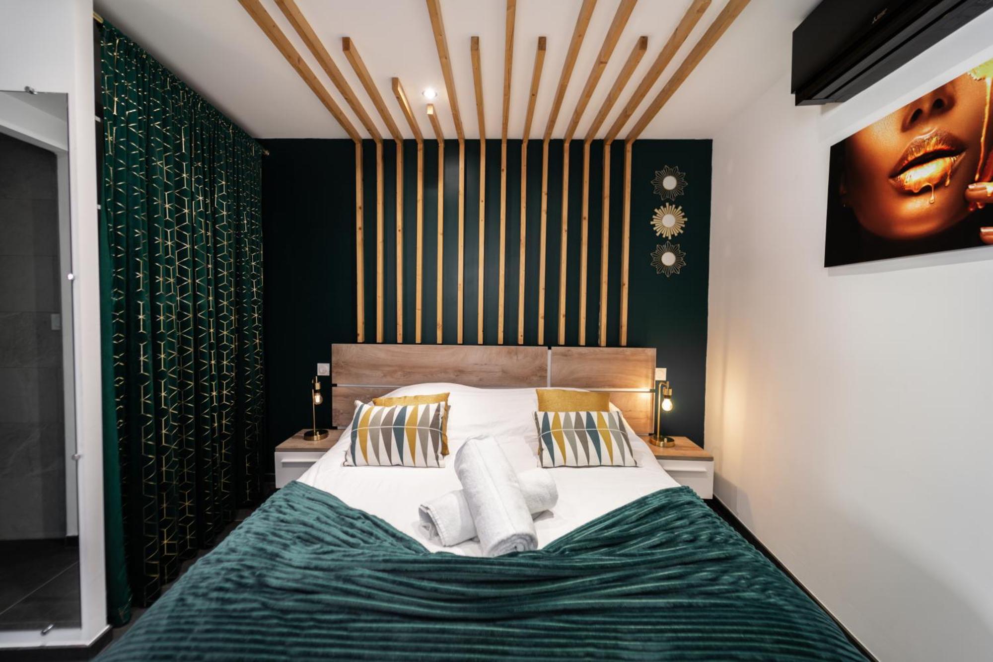 Loft 150 M2 Jacuzzi, Sauna Et Massage บลานญัก ภายนอก รูปภาพ